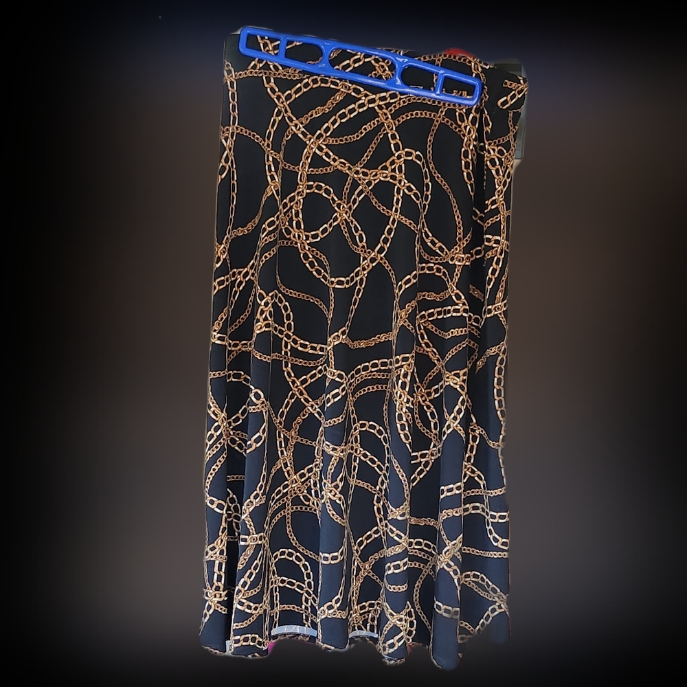 C. Wonder chain Link skirt size S/M